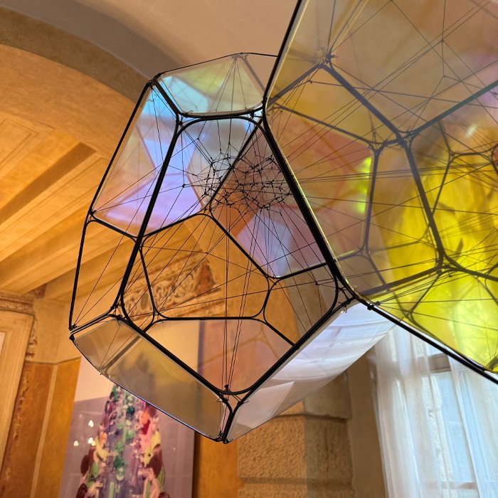 Opera di Tomás Saraceno
