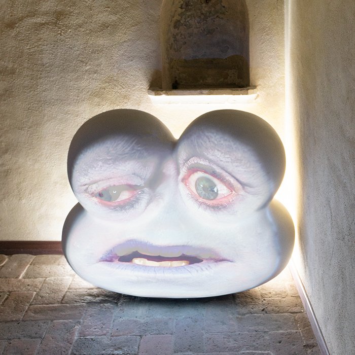 Opera di Tony Oursler
