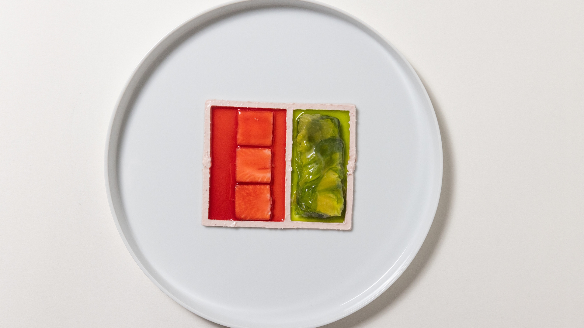 Dolce Ristorante Amistà Verde e Rosso con lattuga e fragola