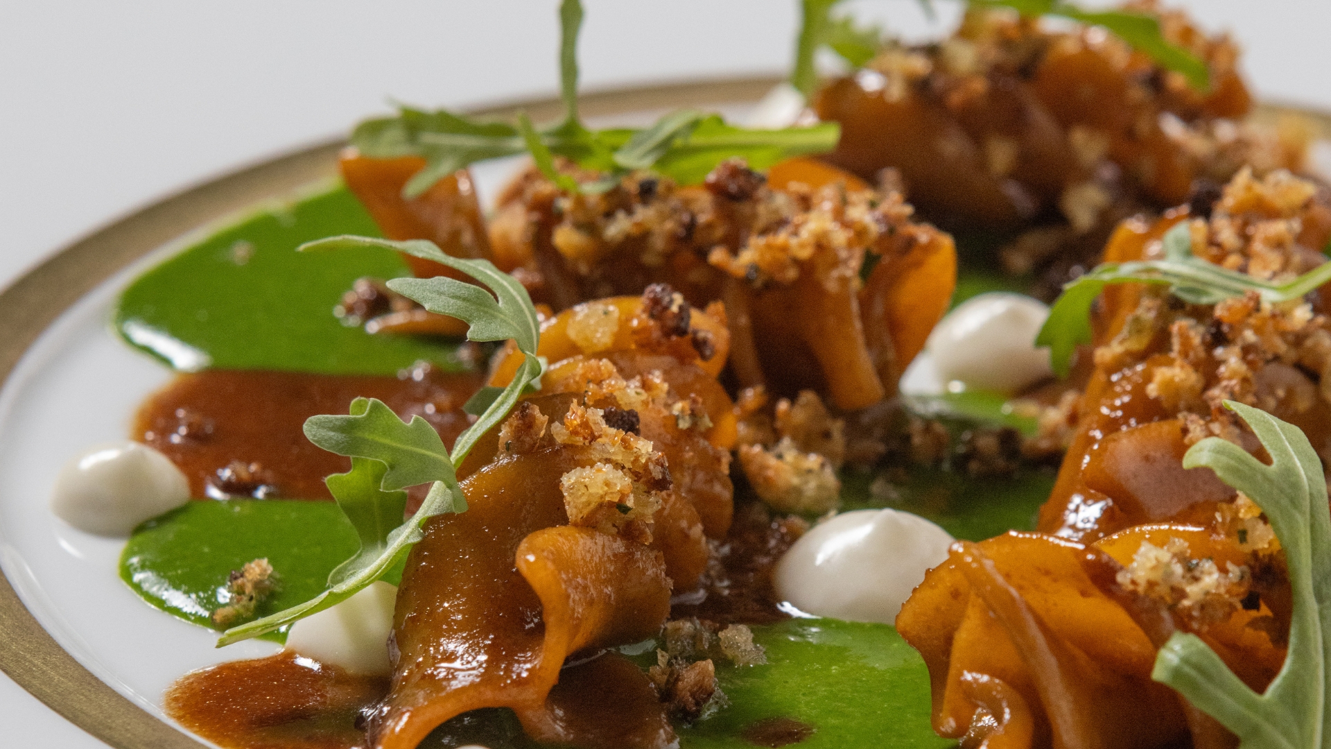 Fusilloni, segale, pepe, rucola e cipolla - primo piatto Ristorante Amistà