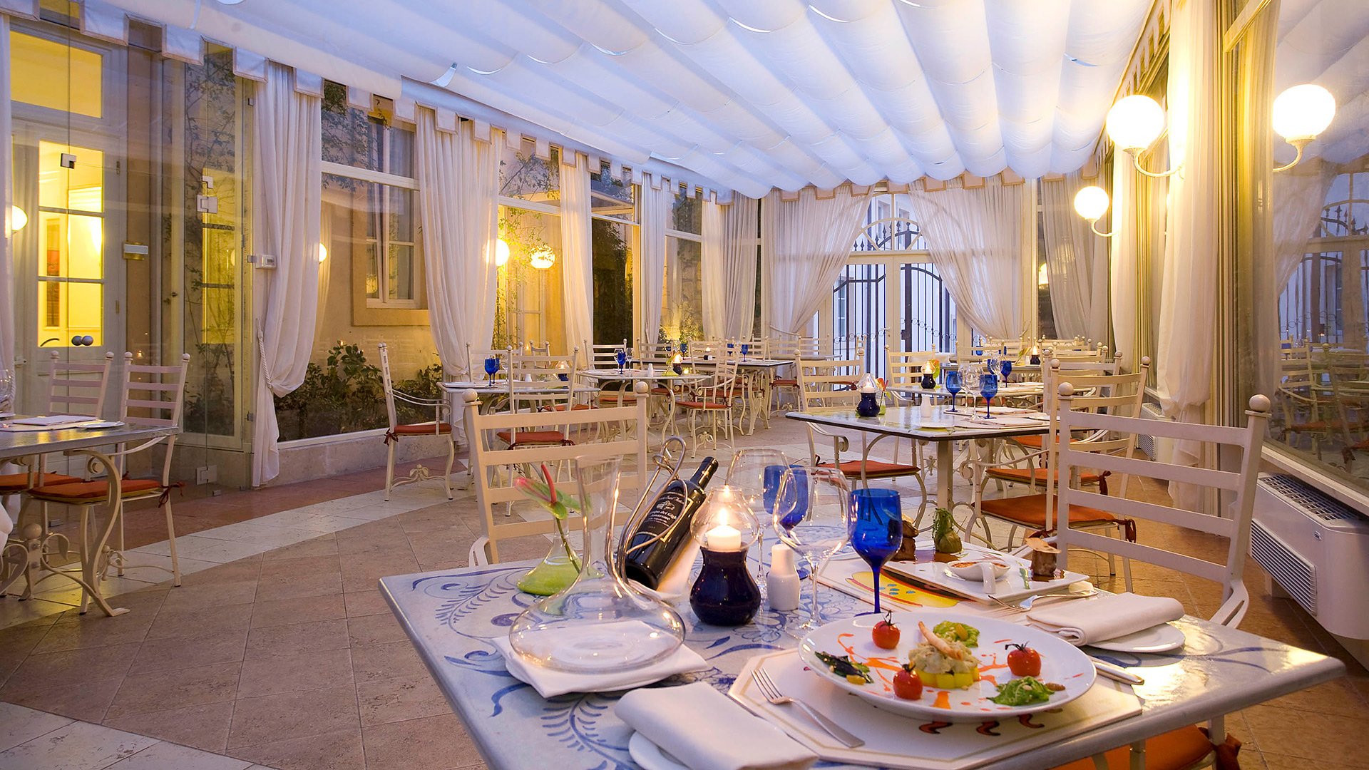 Saor’s winter garden, perfect for breakfast or a cozy dinner